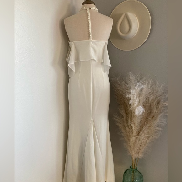 Lulus
Pearls of Wisdom White Pearl Off-the-Shoulder Maxi Dress - Picture 5 of 11